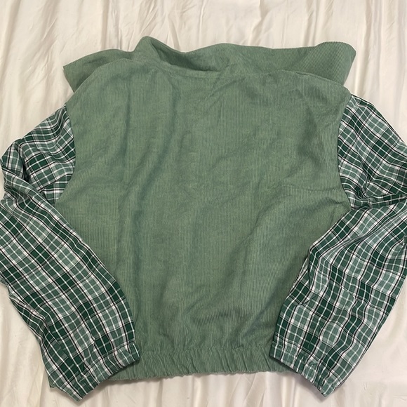 3/$20 NWOT green plaid shirt jacket medium - Picture 2 of 2